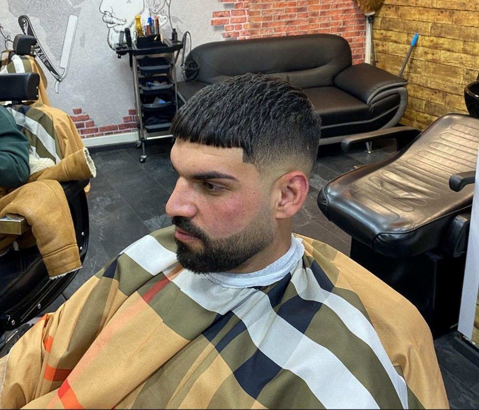 French Crop mit Fade und Bart